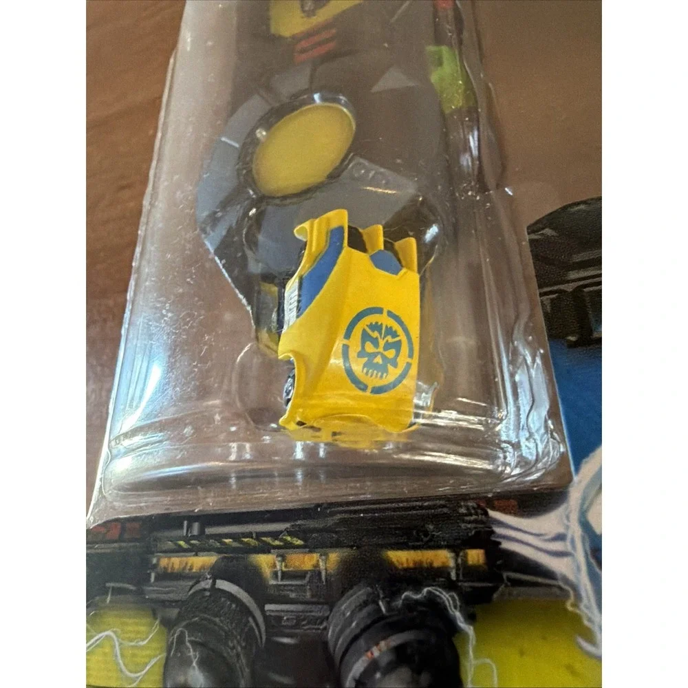 Micro Chargers Launcher Pack & Car - Quick Charge/Launch for Use w/RACE TRACKS